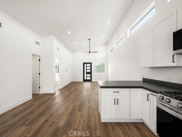 B Capital St, Costa Mesa, CA 92627