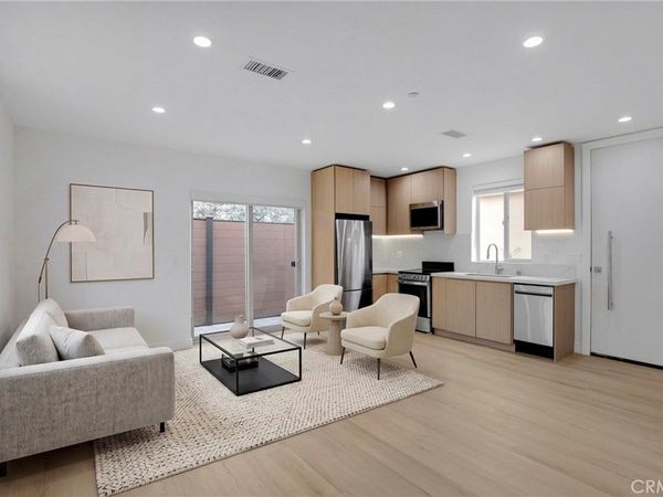 1/2 Strohm Avenue, North Hollywood, CA 91601