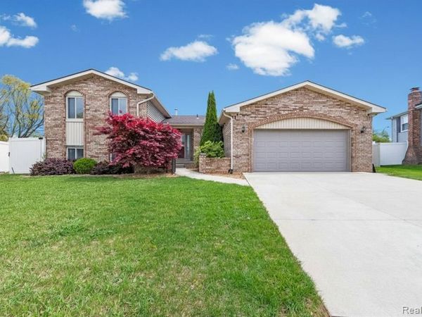 17621 Brentwood Drive, Riverview, MI 48193