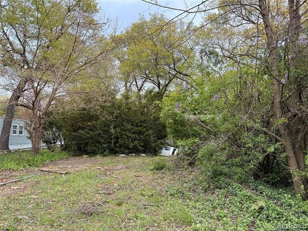 2695 Gary Avenue, Brighton Twp, MI 48114