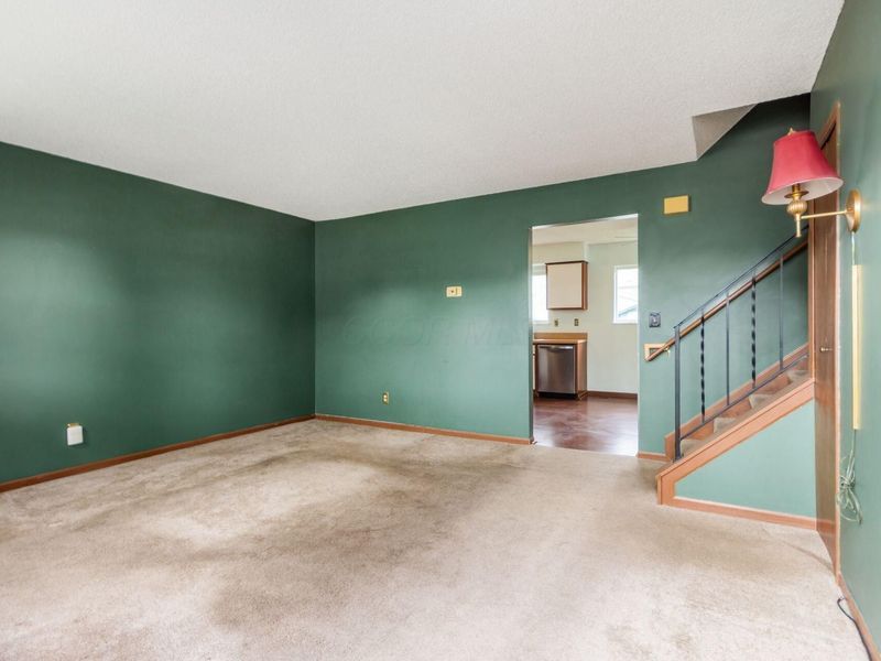 1708 Bucksglen Drive , Galloway, OH 43119 Photo 10