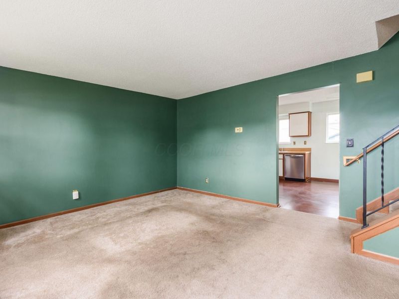 1708 Bucksglen Drive , Galloway, OH 43119 Photo 11