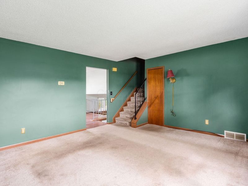 1708 Bucksglen Drive , Galloway, OH 43119 Photo 12