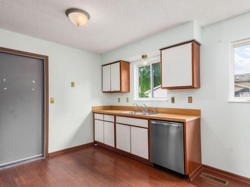 1708 Bucksglen Drive , Galloway, OH 43119 Photo 15