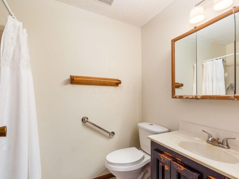 1708 Bucksglen Drive , Galloway, OH 43119 Photo 20