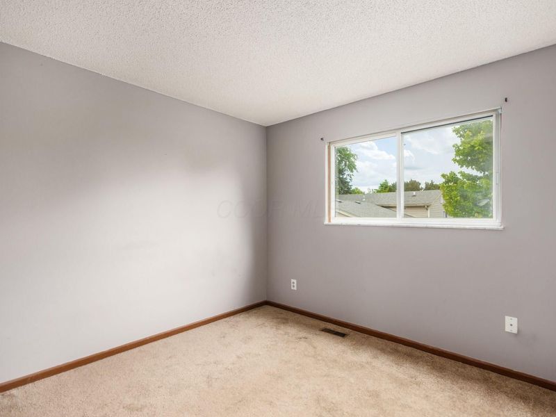 1708 Bucksglen Drive , Galloway, OH 43119 Photo 27