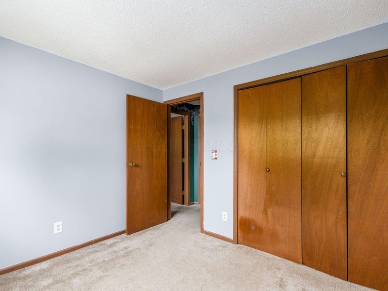 1708 Bucksglen Drive , Galloway, OH 43119 Photo 28
