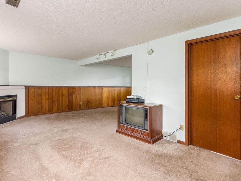 1708 Bucksglen Drive , Galloway, OH 43119 Photo 30