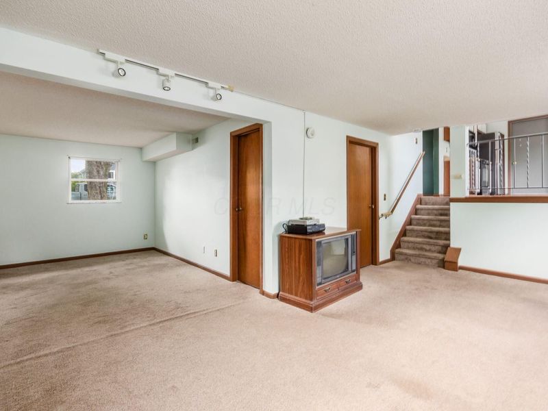 1708 Bucksglen Drive , Galloway, OH 43119 Photo 31