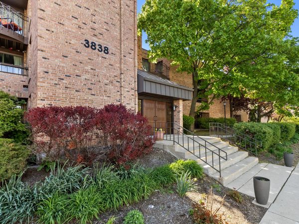 3838 N Oakland Ave, Unit 275, Shorewood, WI 53211