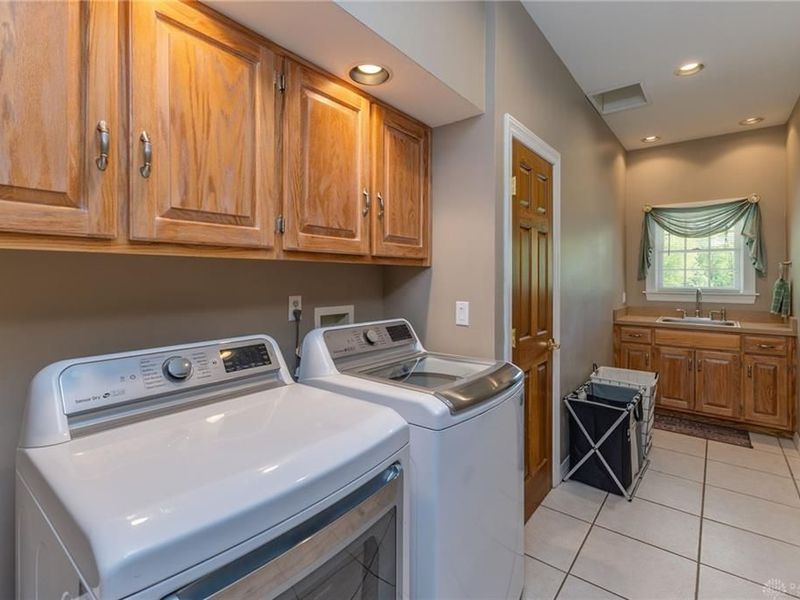 5559 Clover Leaf Drive, Greenville, OH 45331 Photo 38