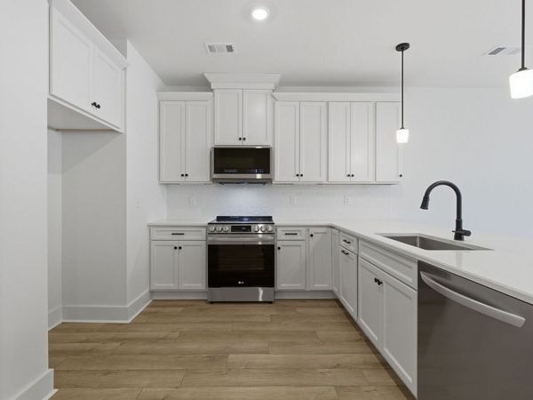 134 Valentine Aly , Nashville, TN 37218