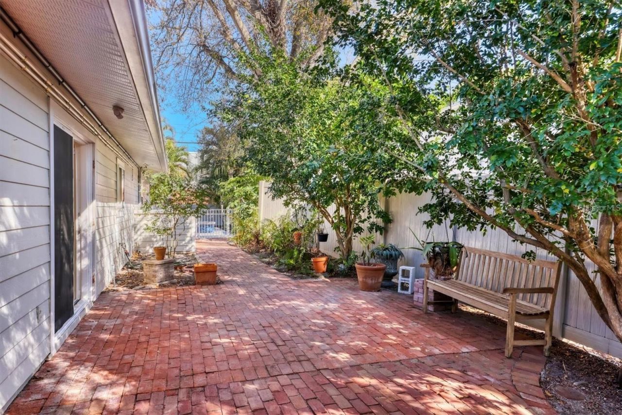 1792 Floyd Street , Sarasota, FL 34239 Photo