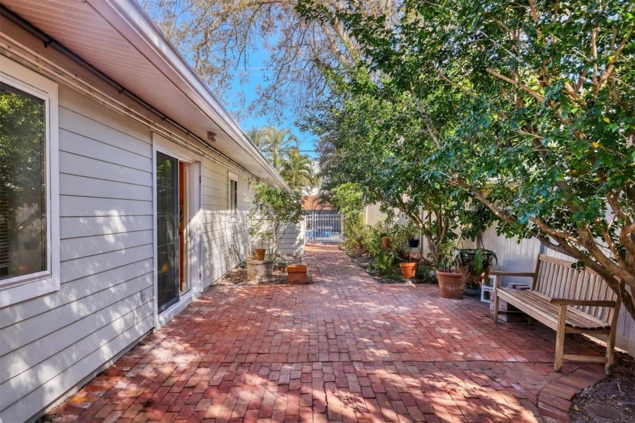 1792 Floyd Street , Sarasota, FL 34239 Photo