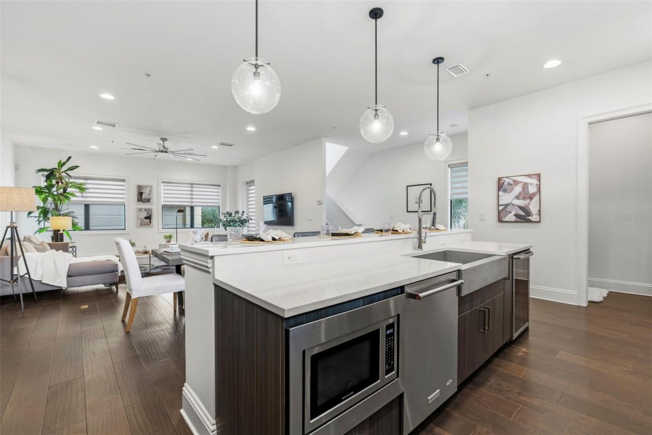 300 Delmar Terrace S, Saint Petersburg, FL 33701 Photo