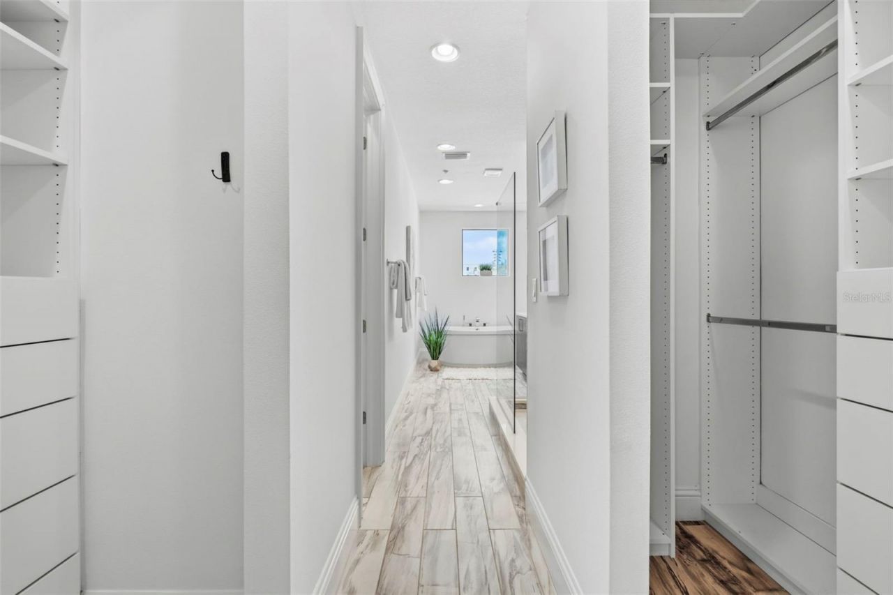 300 Delmar Terrace S, Saint Petersburg, FL 33701 Photo