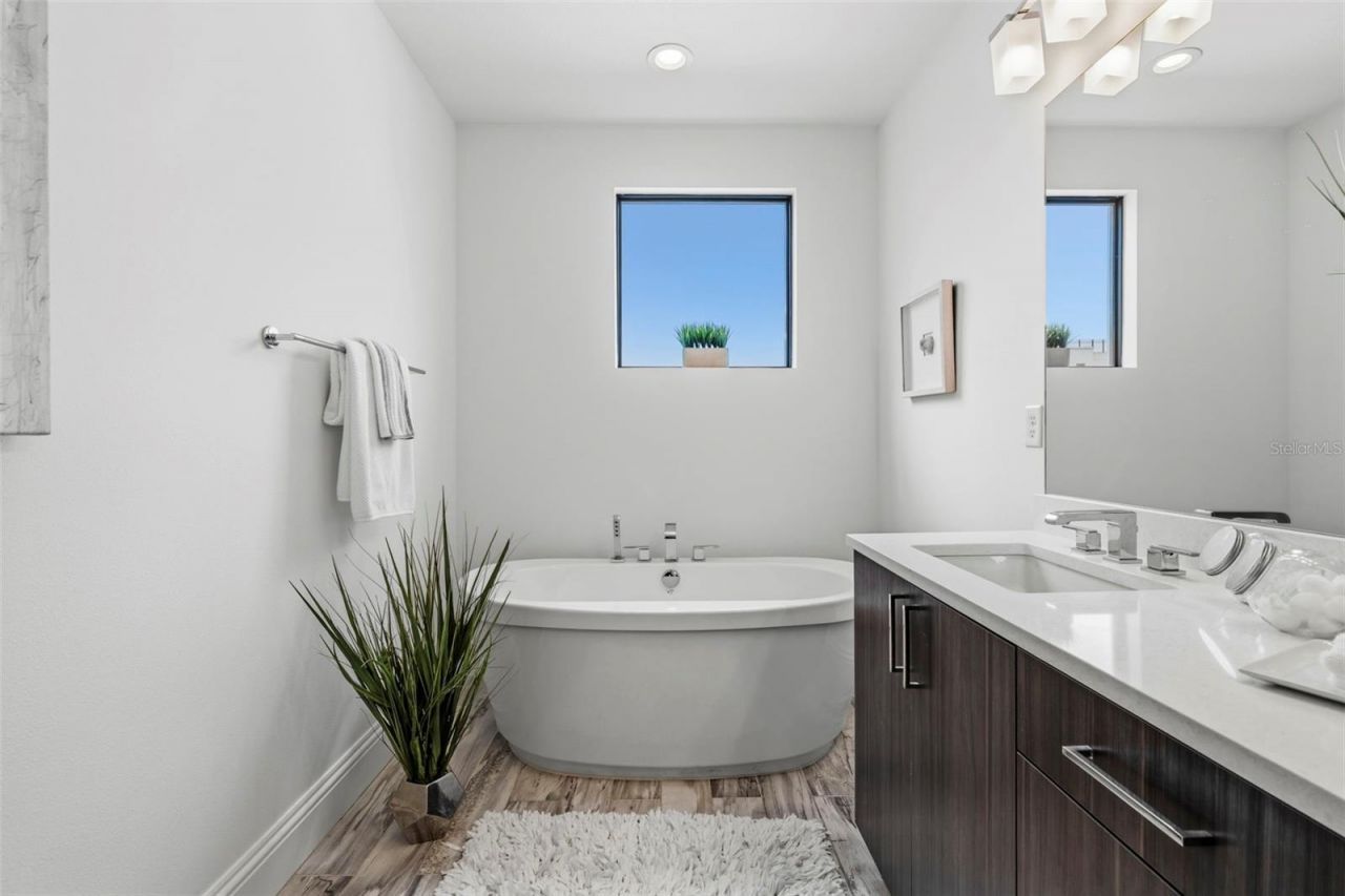 300 Delmar Terrace S, Saint Petersburg, FL 33701 Photo