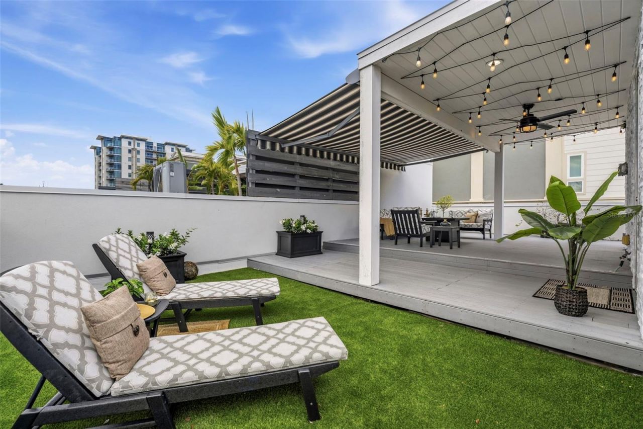 300 Delmar Terrace S, Saint Petersburg, FL 33701 Photo