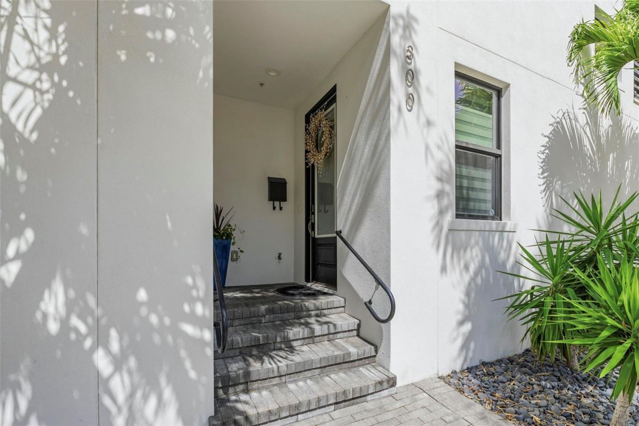 300 Delmar Terrace S, Saint Petersburg, FL 33701 Photo