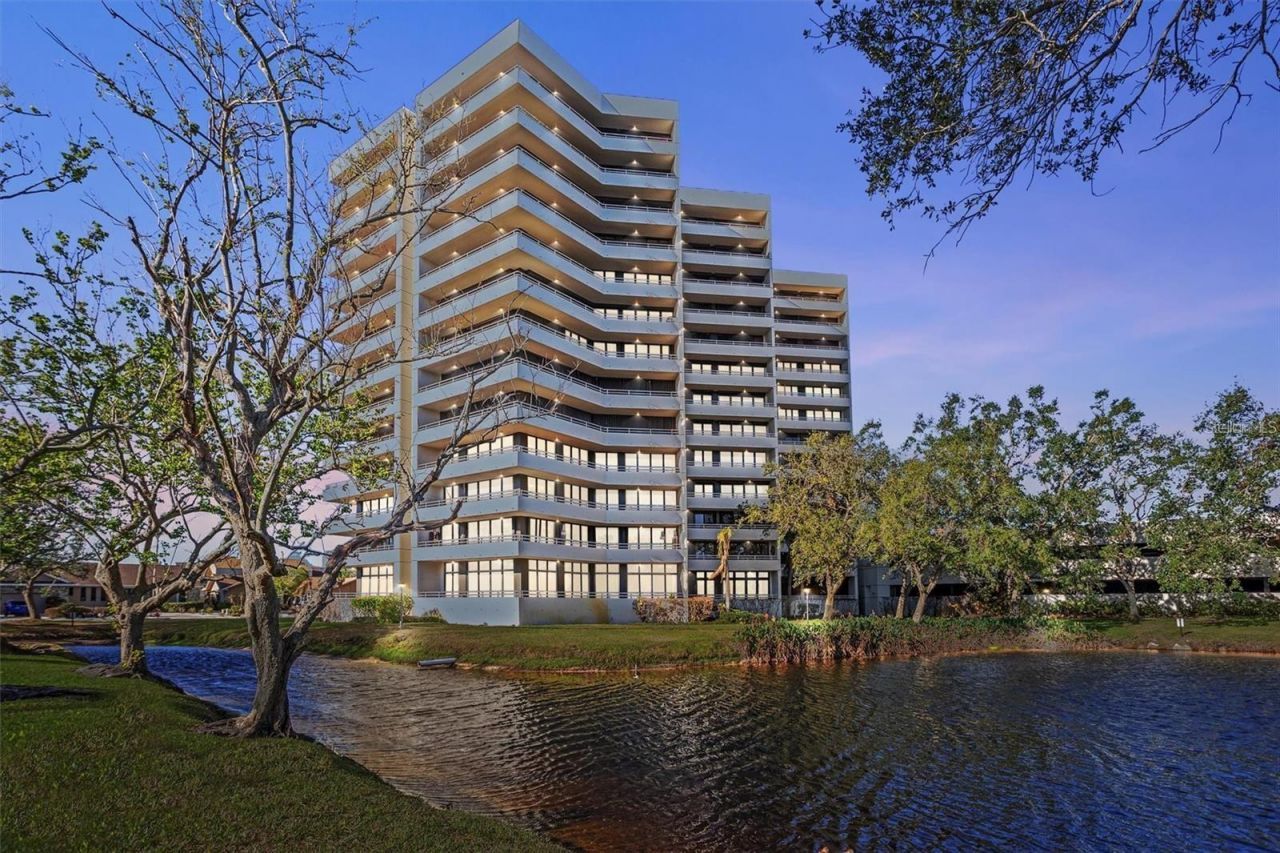 5950 Pelican Bay Plaza S, Unit PH2C, Gulfport, FL 33707 Main Photo