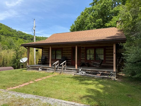 803 White Rock Gap RD , Covington, VA 24426