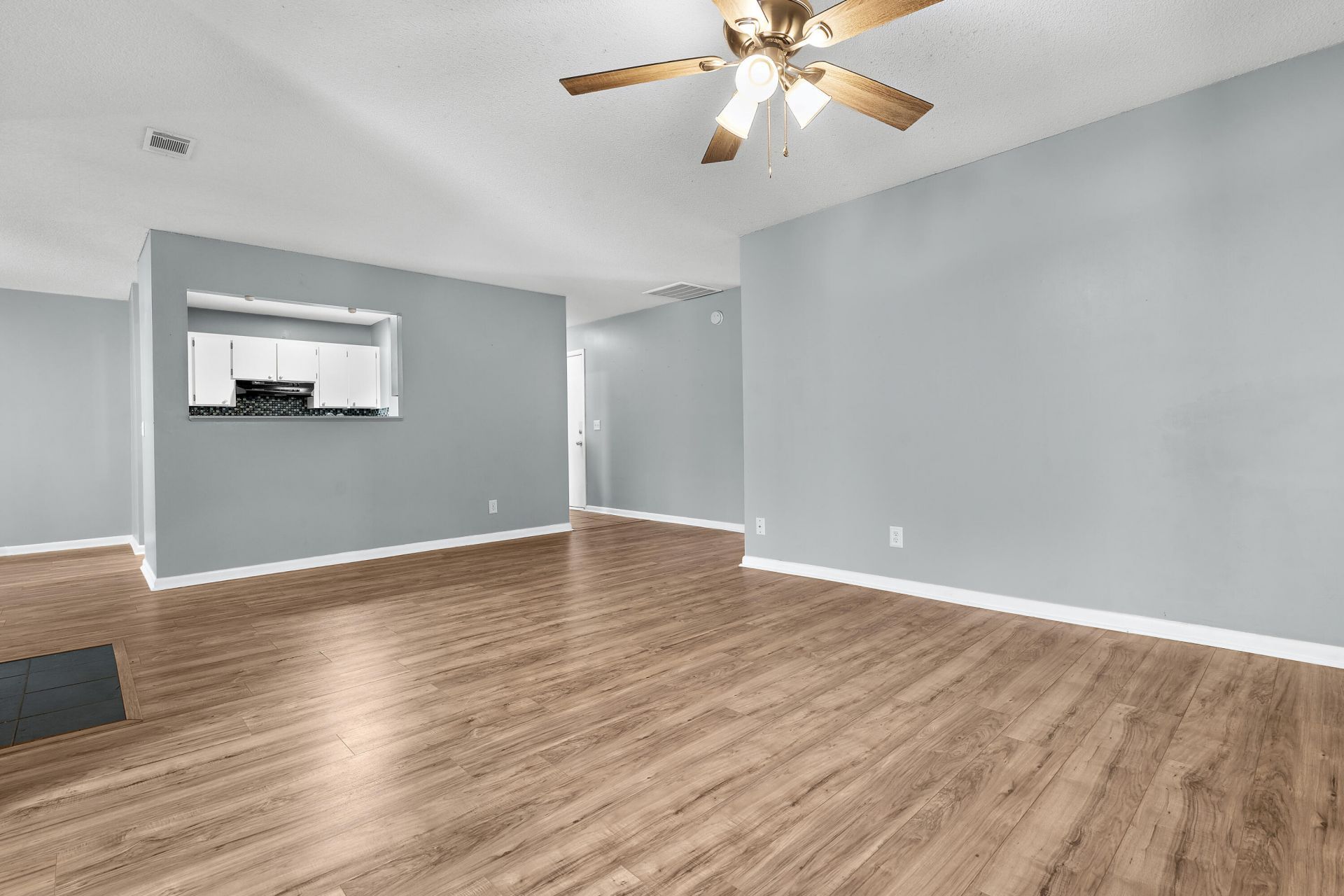 208 Greencastle Drive Photo 10