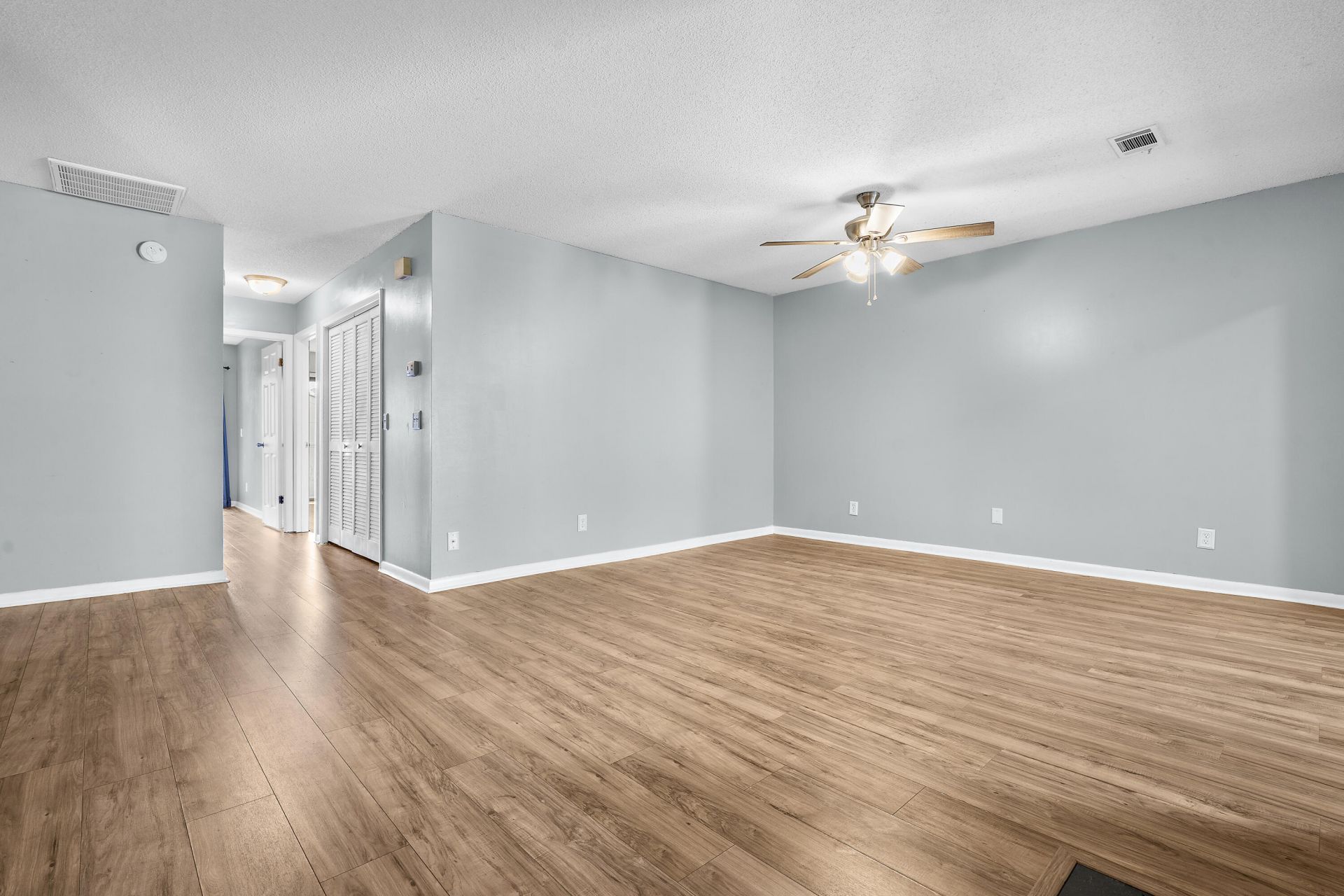 208 Greencastle Drive Photo 12