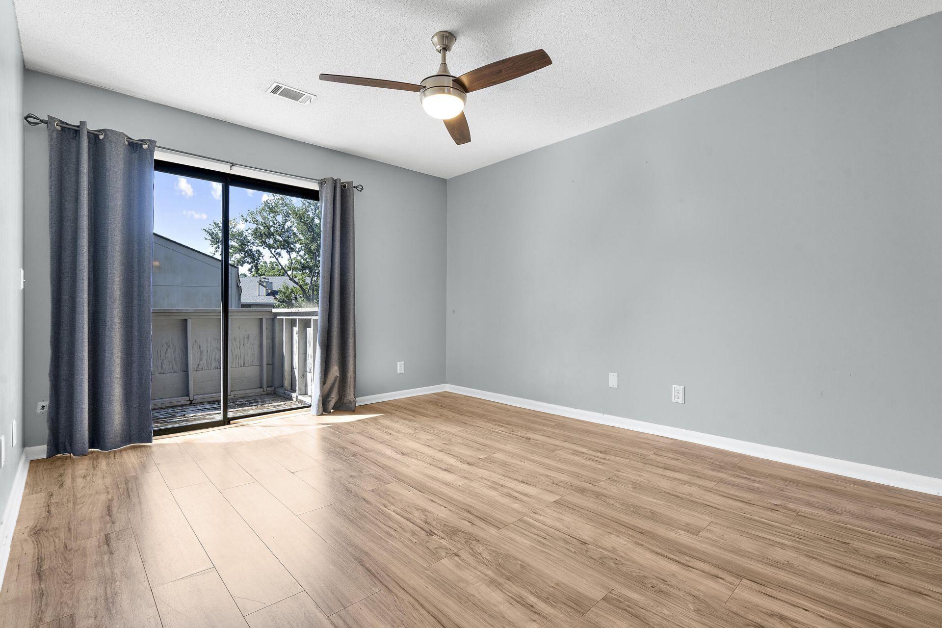 208 Greencastle Drive Photo 14