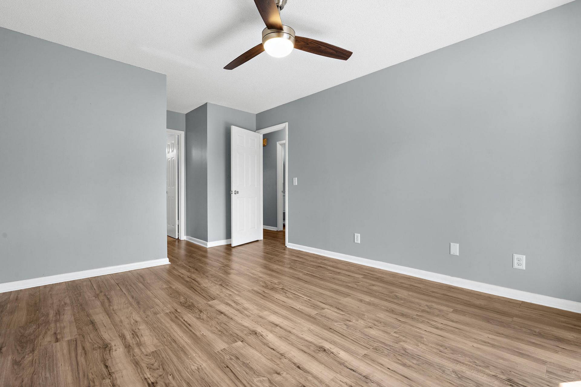 208 Greencastle Drive Photo 15