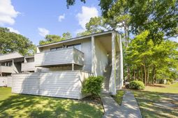208 Greencastle Drive photo 4