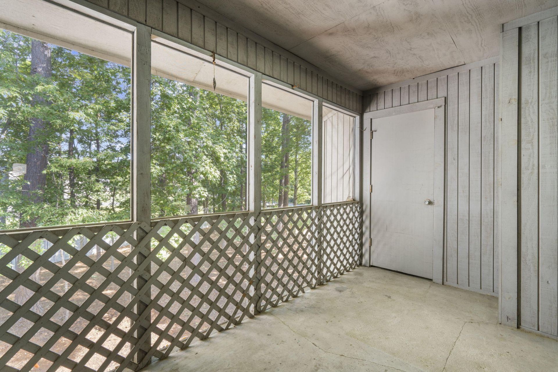 208 Greencastle Drive Photo 25