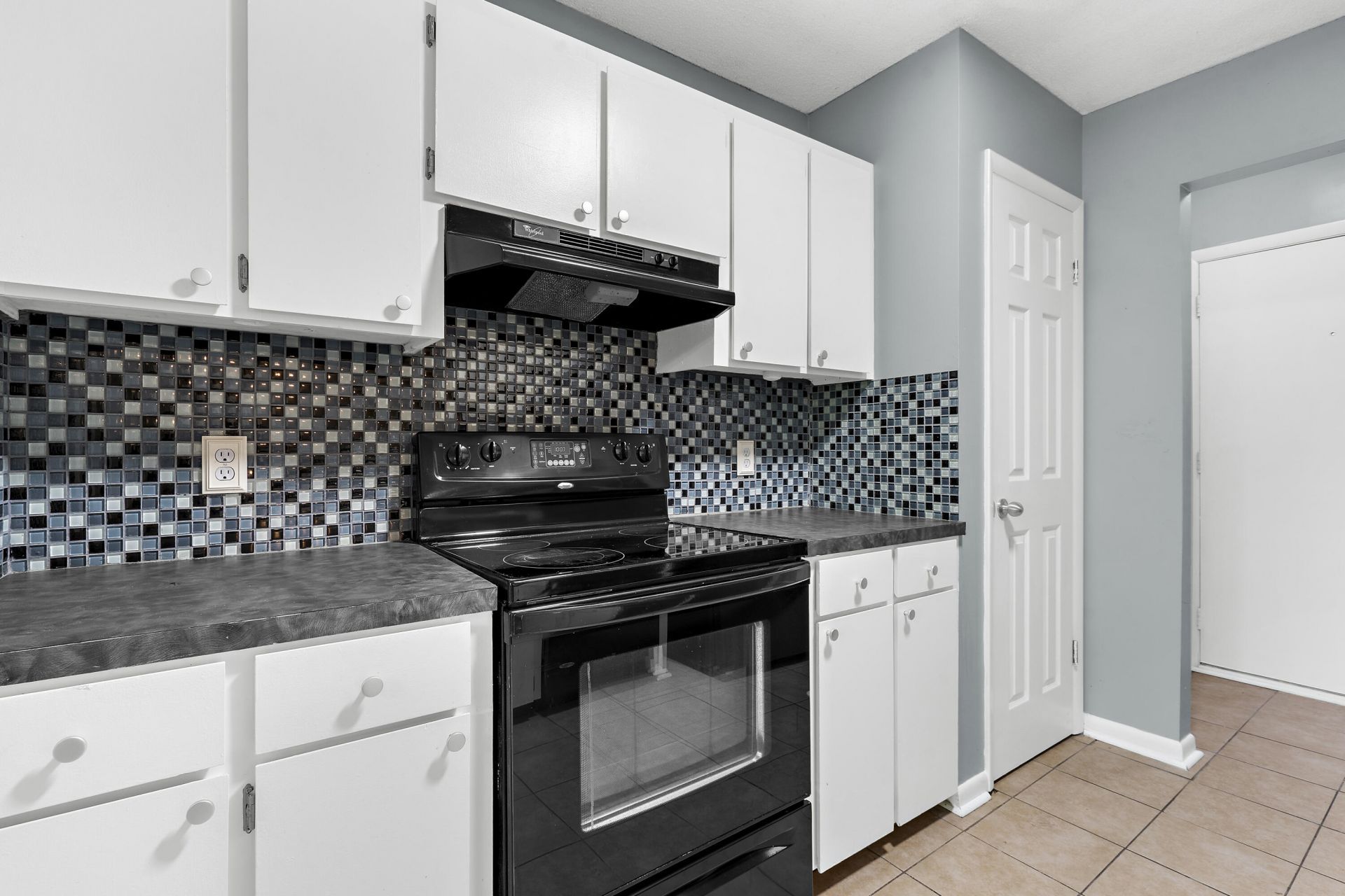 208 Greencastle Drive Photo 6