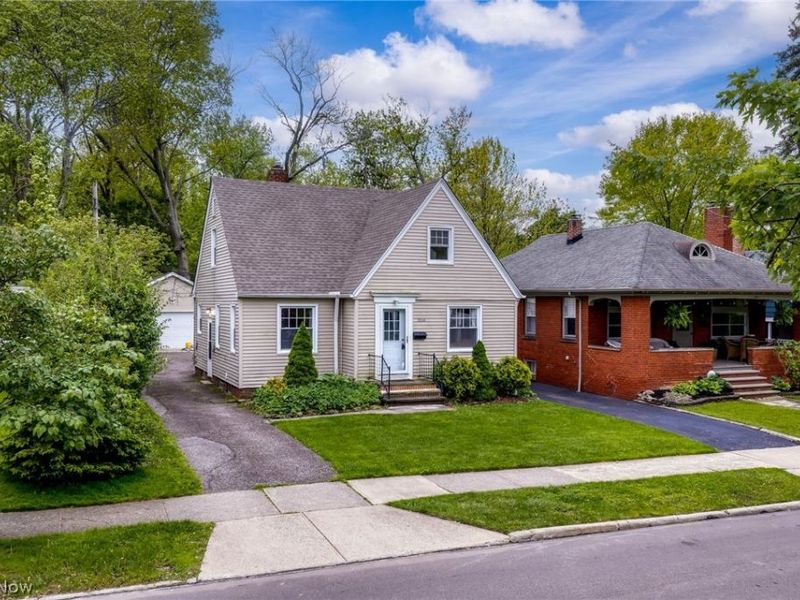 3504 E Scarborough Road, Cleveland Heights, OH 44118 Photo 1
