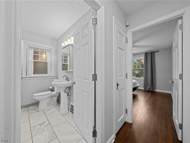 3504 E Scarborough Road, Cleveland Heights, OH 44118 Photo 15