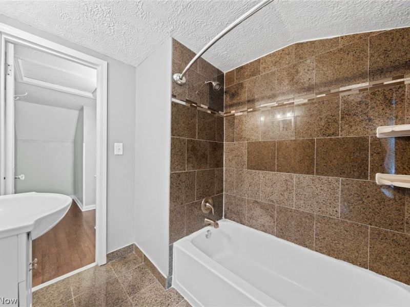 3504 E Scarborough Road, Cleveland Heights, OH 44118 Photo 24