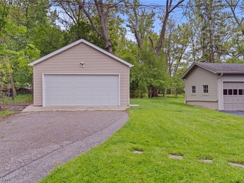 3504 E Scarborough Road, Cleveland Heights, OH 44118 Photo 3