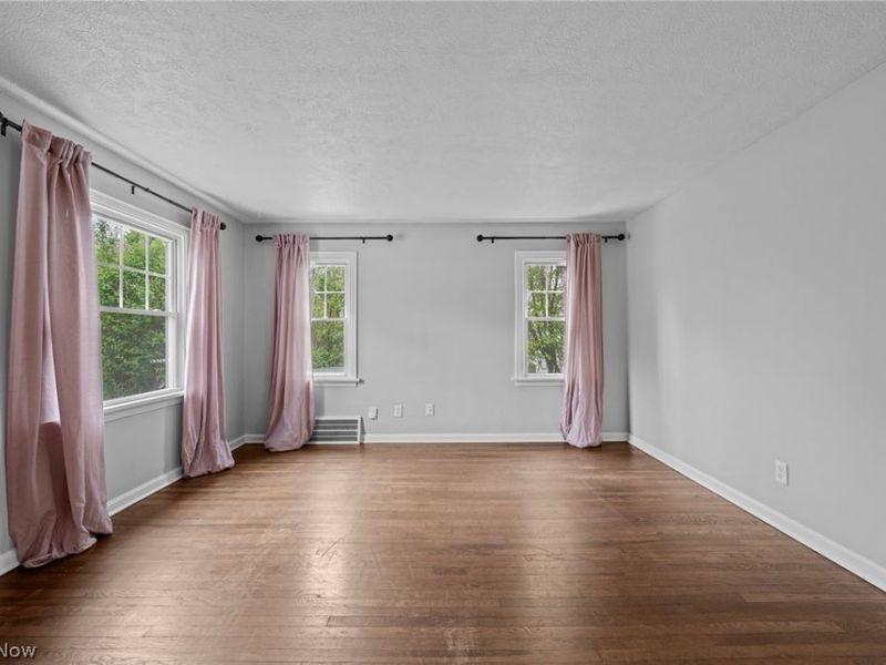 3504 E Scarborough Road, Cleveland Heights, OH 44118 Photo 6