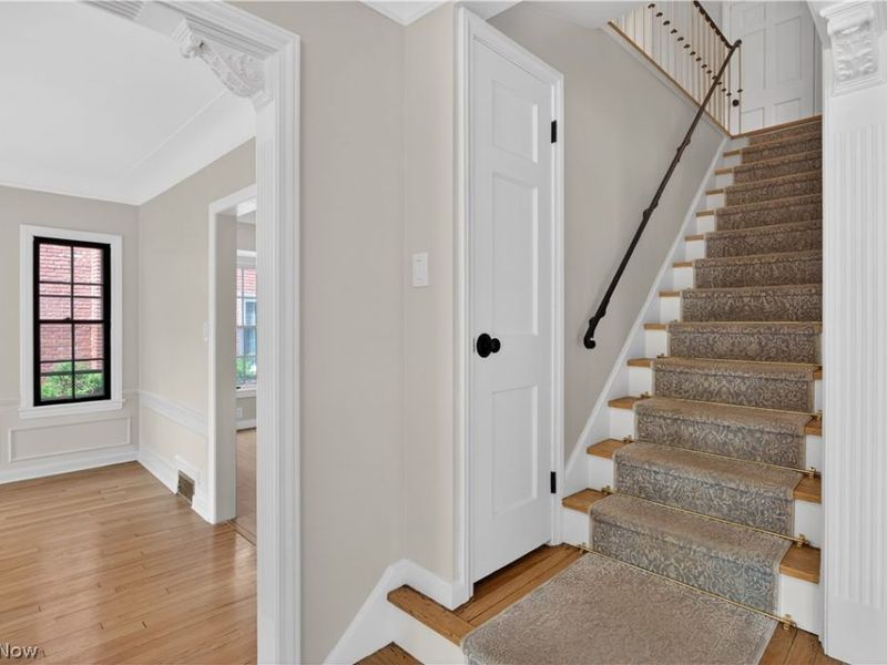 2561 Charney Road, University Heights, OH 44118 Photo 6