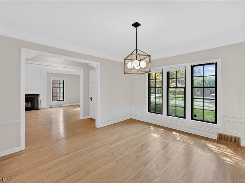 2561 Charney Road, University Heights, OH 44118 Photo 9