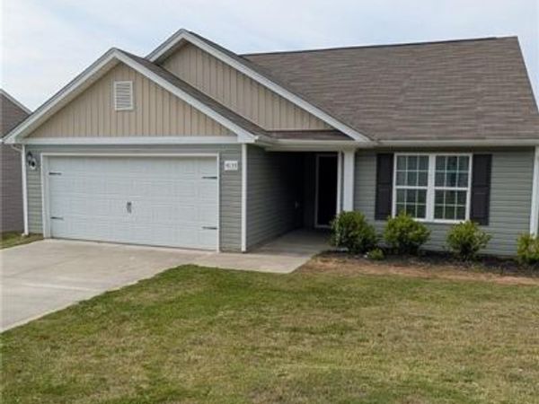 4035 Meredith Woods Lane , Winston-Salem, NC 27107