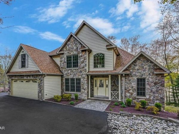 59 Lakeview Timbers Drive, Gouldsboro, PA 18424