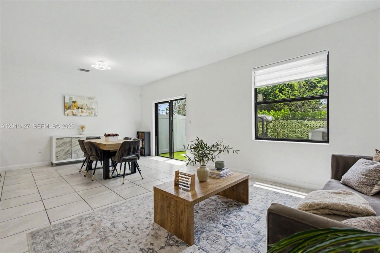 20308 NW 6th Pl , Miami Gardens, FL 33169 Photo