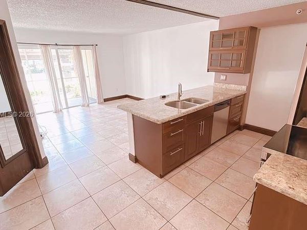 470 S Park Rd , Unit 7-104, Hollywood, FL 33021