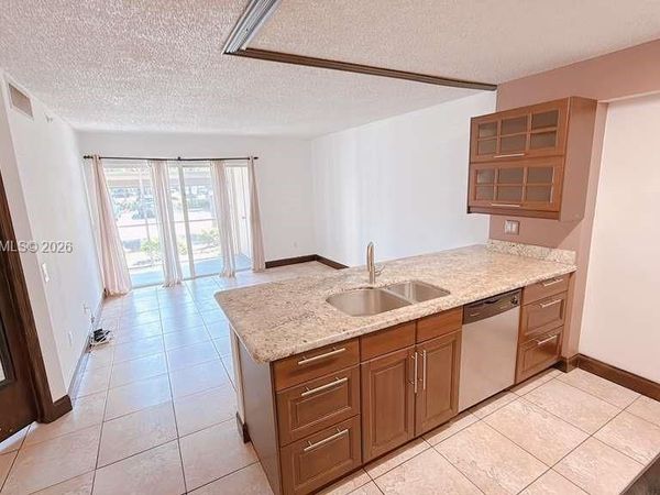 470 S Park Rd , Unit 7-104, Hollywood, FL 33021