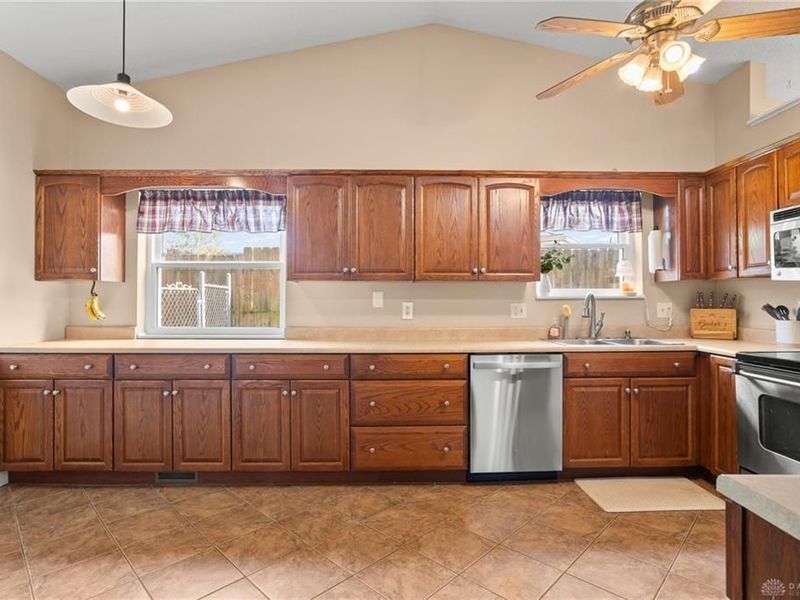 7065 Woodcroft Drive, Englewood, OH 45322 Photo 10