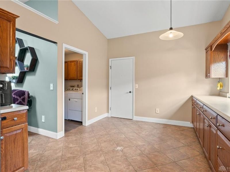 7065 Woodcroft Drive, Englewood, OH 45322 Photo 11