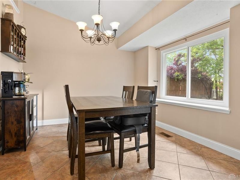 7065 Woodcroft Drive, Englewood, OH 45322 Photo 12