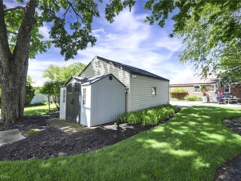 6483 Fernhurst Avenue, Parma Heights, OH 44130 Photo 12