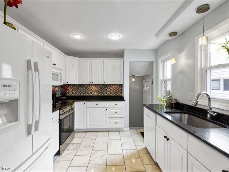 6483 Fernhurst Avenue, Parma Heights, OH 44130 Photo 15