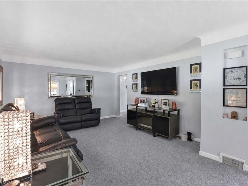 6483 Fernhurst Avenue, Parma Heights, OH 44130 Photo 35